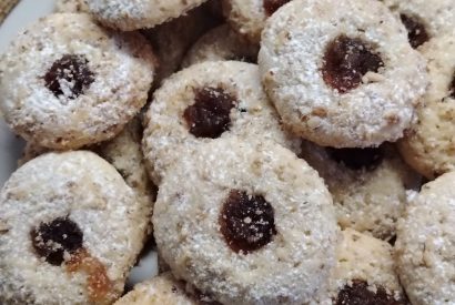 Thumbnail for Huzarski krapki 🥨✨Zakaj so huzarski krapki vedno hit praznične peke? 🍪✨